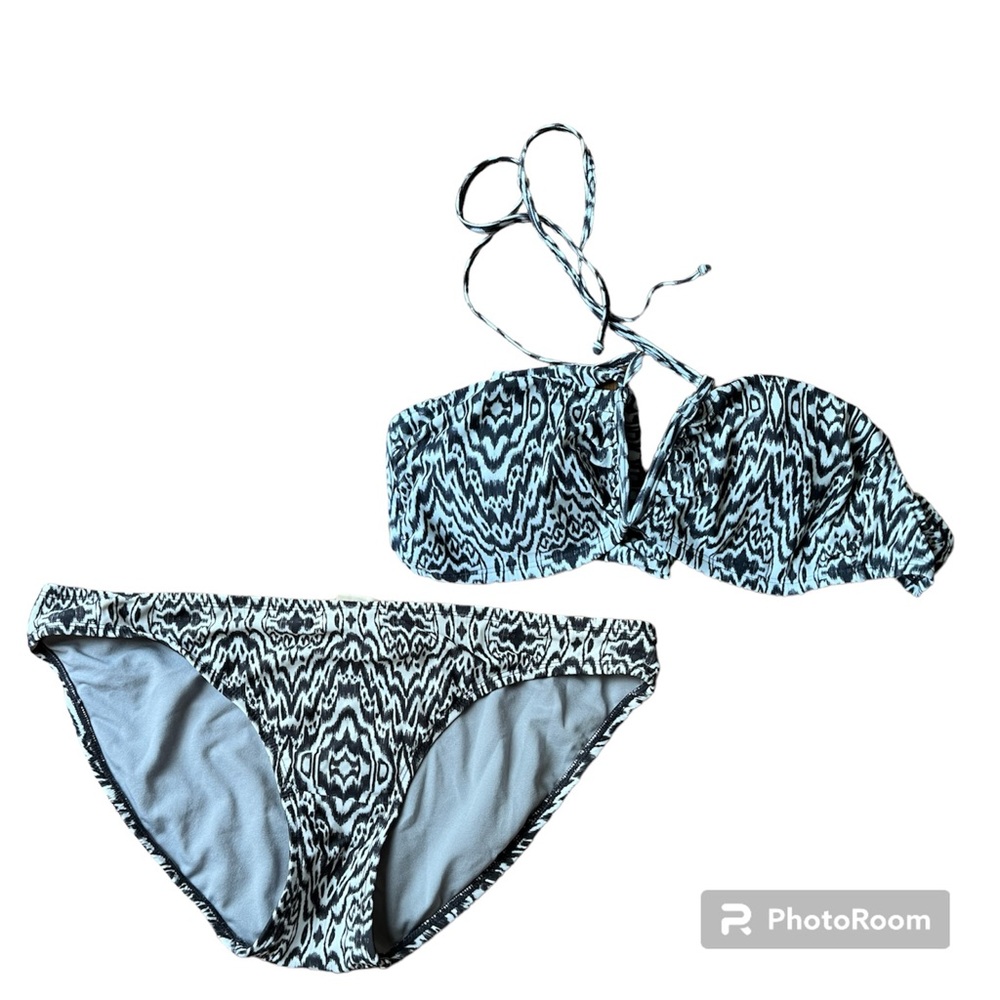 ⚪️CONVERSE: Women’s size L, gray & white design bikini set, preowned⚪️